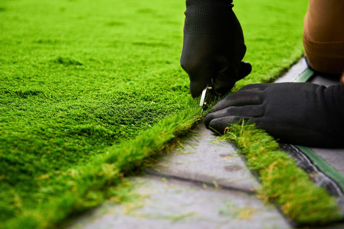 Why Homeowners Are Choosing Artificial Grass Burbank for Their Yards